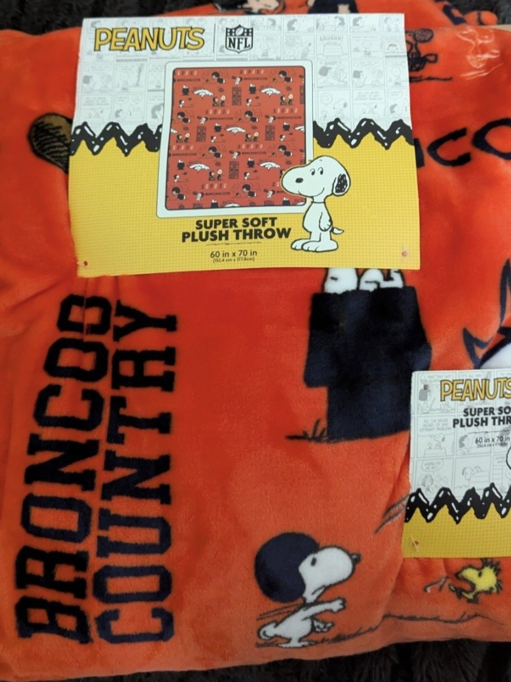Peanuts Snoopy Denver Broncos Super Soft Plush Throw Blanket